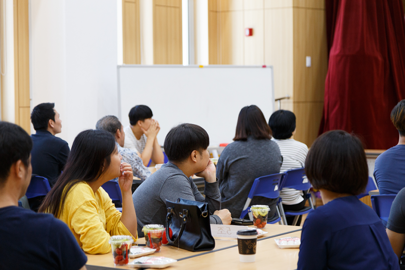 직무역량교육을 듣고있는 교육생들 사진